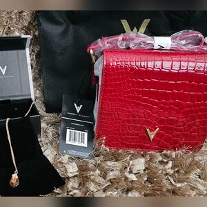 Vanessa Williams Crossbody Bag W/necklace
